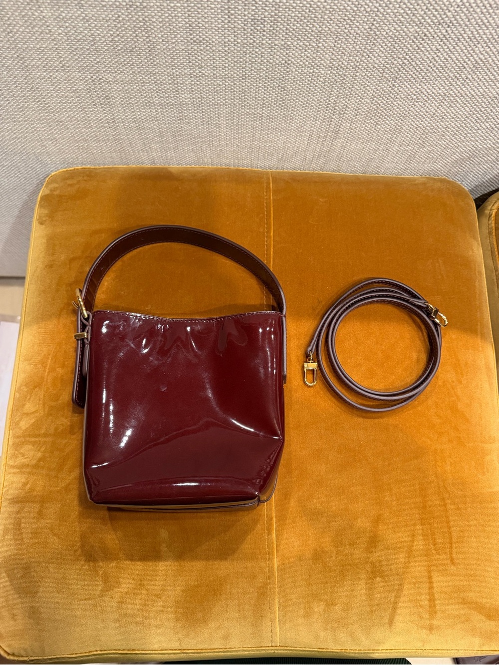 Madewell The Essential Micro Bucket Tote - Picture 7 of 12